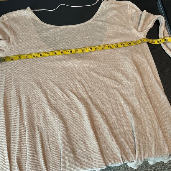 We The Free Beige Long Sleeve Scoop Neck The Incredible Tee Top Medium FLAWED - Picture 13 of 14